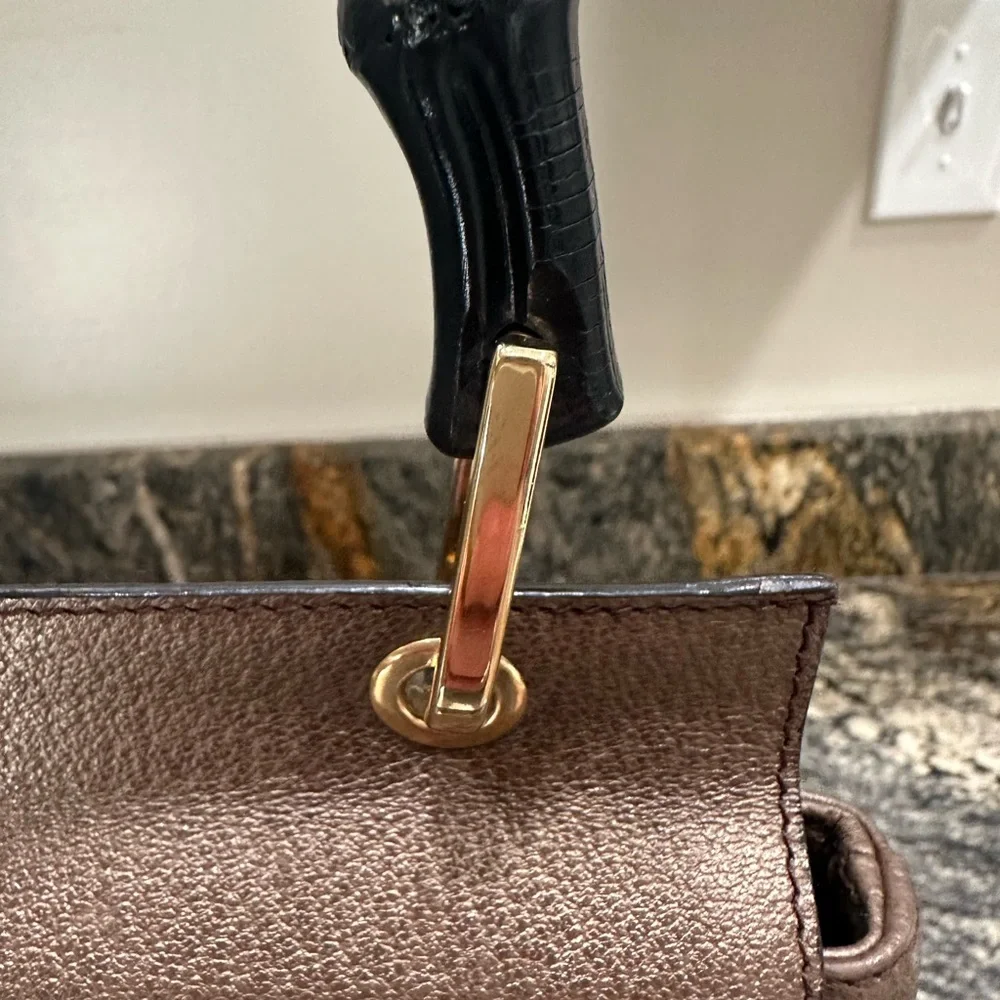 🚫SOLD🚫✨💎VINTAGE💎✨ GUCCI BAMBOO BAG
IN METALLIC CHAMPAIGNE LEATHER! - Picture 13 of 15